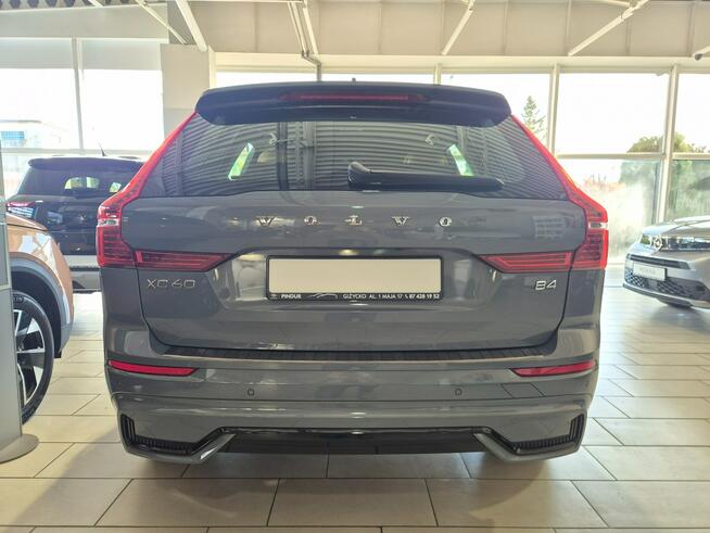 Volvo XC 60 B4 Mild Hybrid 197KM Plus Dark Giżycko - zdjęcie 8