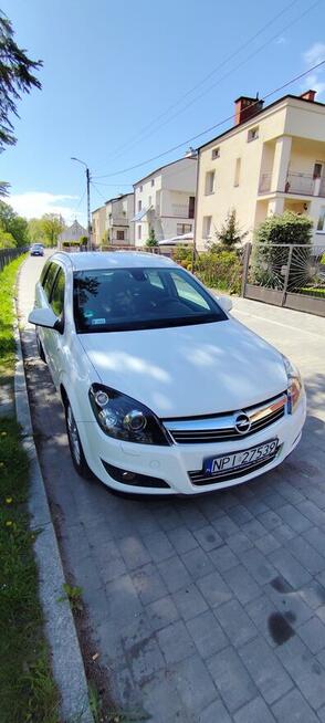 Opel Astra 2010 Jeziorany - zdjęcie 2