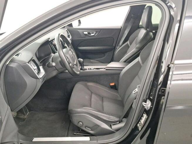 Volvo V60 Momentum Pro 2.0 Diesel 150km ASIST full led NAV kamera 2020 Tychy - zdjęcie 3