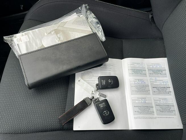 Toyota RAV-4 Hybryda Automat HAK Kamera Podgrzewanie Gliwice - zdjęcie 12