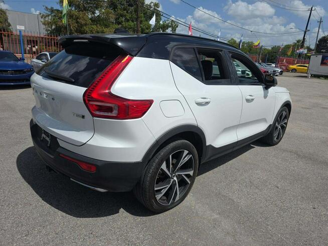 Volvo XC 40 R-Design / AWD / T5 / niski przebieg Tarnów - zdjęcie 3