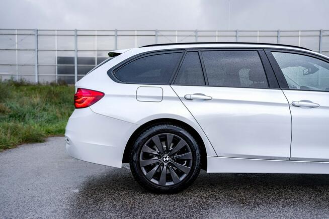 BMW 320d xDrive Touring, Salon PL, Bezwypadkowy, dod. komplet kół Warszawa - zdjęcie 7