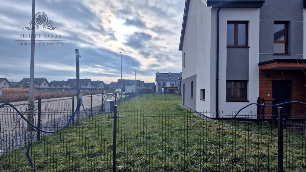 Duży dom szereg SKRAJNY o pow.150,7m2 na działce  321m2, Kąty Kąty Wrocławskie - zdjęcie 1