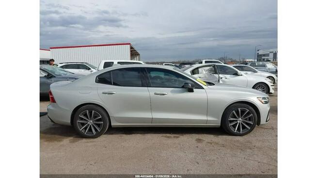 Volvo S60 / 2.0 250KM / Bogate wyposażenie / niski przebieg / Tarnów - zdjęcie 4
