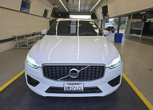 Volvo XC 60 R-Design / AWD / T5 / niski przebieg Chwaszczyno - zdjęcie 2