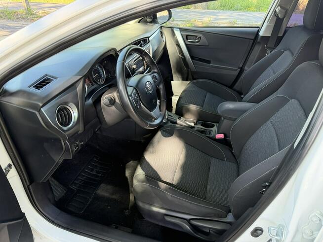 Toyota Auris 1.8 HSD 136KM  Serwisowany Kamera Ładny stan Otwock Mały - zdjęcie 8