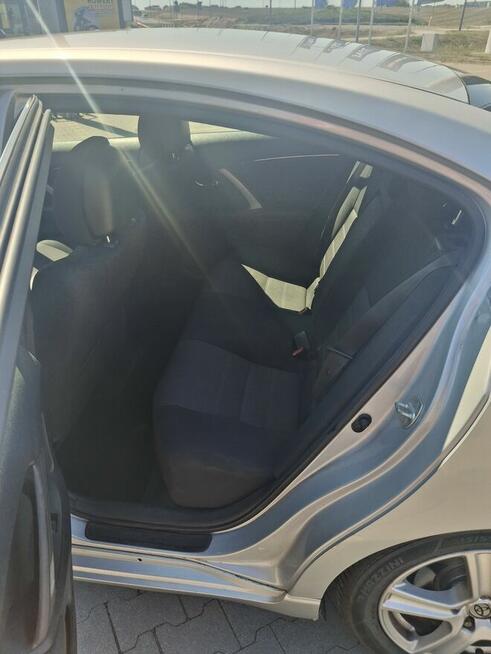 Toyota Avensis Opole - zdjęcie 2
