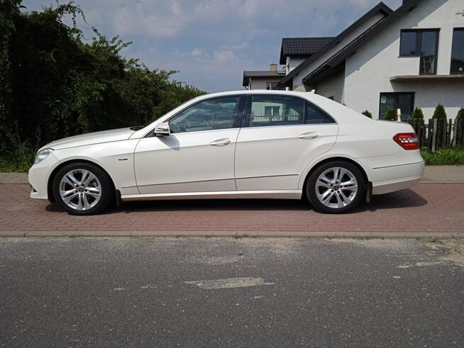 Mercedes E 220 PO REMONCIE KAPITALNYM SILNIKA ! ! ! Zgierz - zdjęcie 4