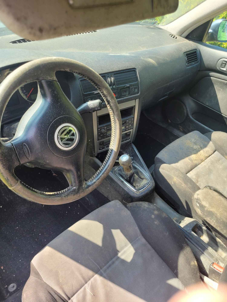 Syndyk sprzeda samochód osobowy marki: Volkswagen Bora z 2001 roku Śródmieście - zdjęcie 8