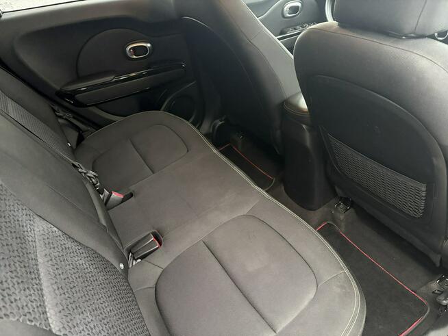 KIA Soul 1.6 CRDi Pyzdry - zdjęcie 10