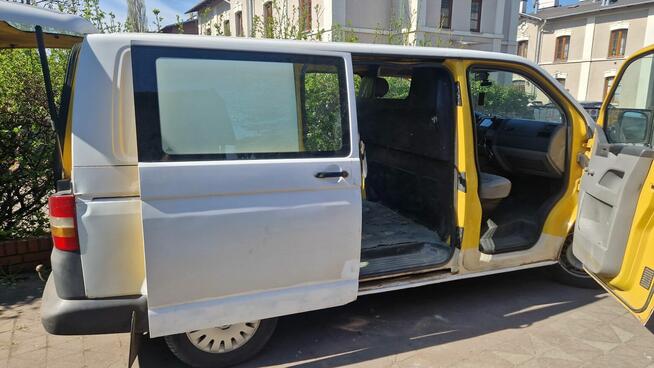 Volkswagen Transporter T5 - 2006 - 1.9 TDI Śródmieście - zdjęcie 5