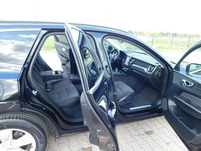 Volvo XC 60 z Gwarancją Bezwypadkowy Model 2023r Żyrardów - zdjęcie 11