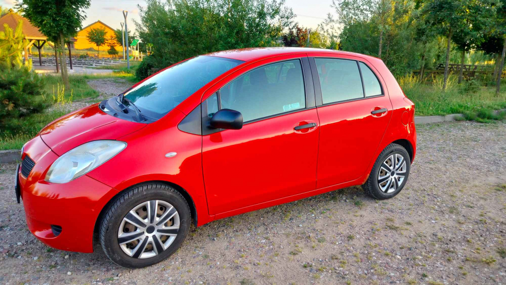 Sprzedam Toyota Yaris ekonomiczne auto na dojazdy Sierpc - zdjęcie 6