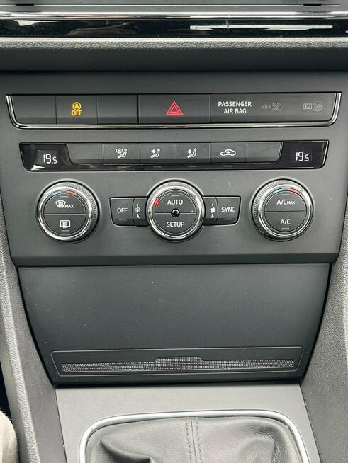 Seat Leon serwis ASO/ bezwypadek/ niski udokumentowany przebieg Warszawa - zdjęcie 11