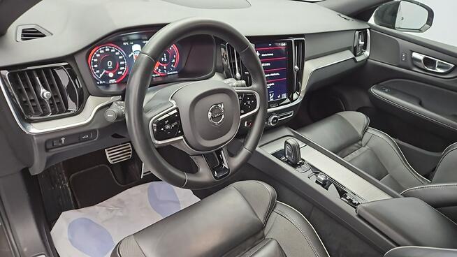 Volvo V60 B4 D Plus Dark aut ! Z Polskiego Salonu ! Faktura VAT ! Warszawa - zdjęcie 9