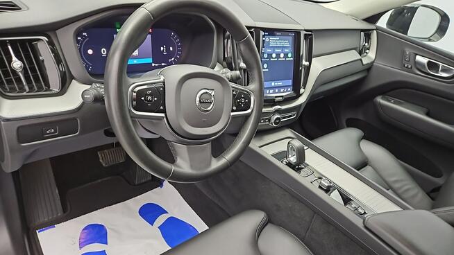 Volvo XC 60 B4 B Plus Dark aut ! Z Polskiego Salonu ! Faktura VAT ! Warszawa - zdjęcie 9