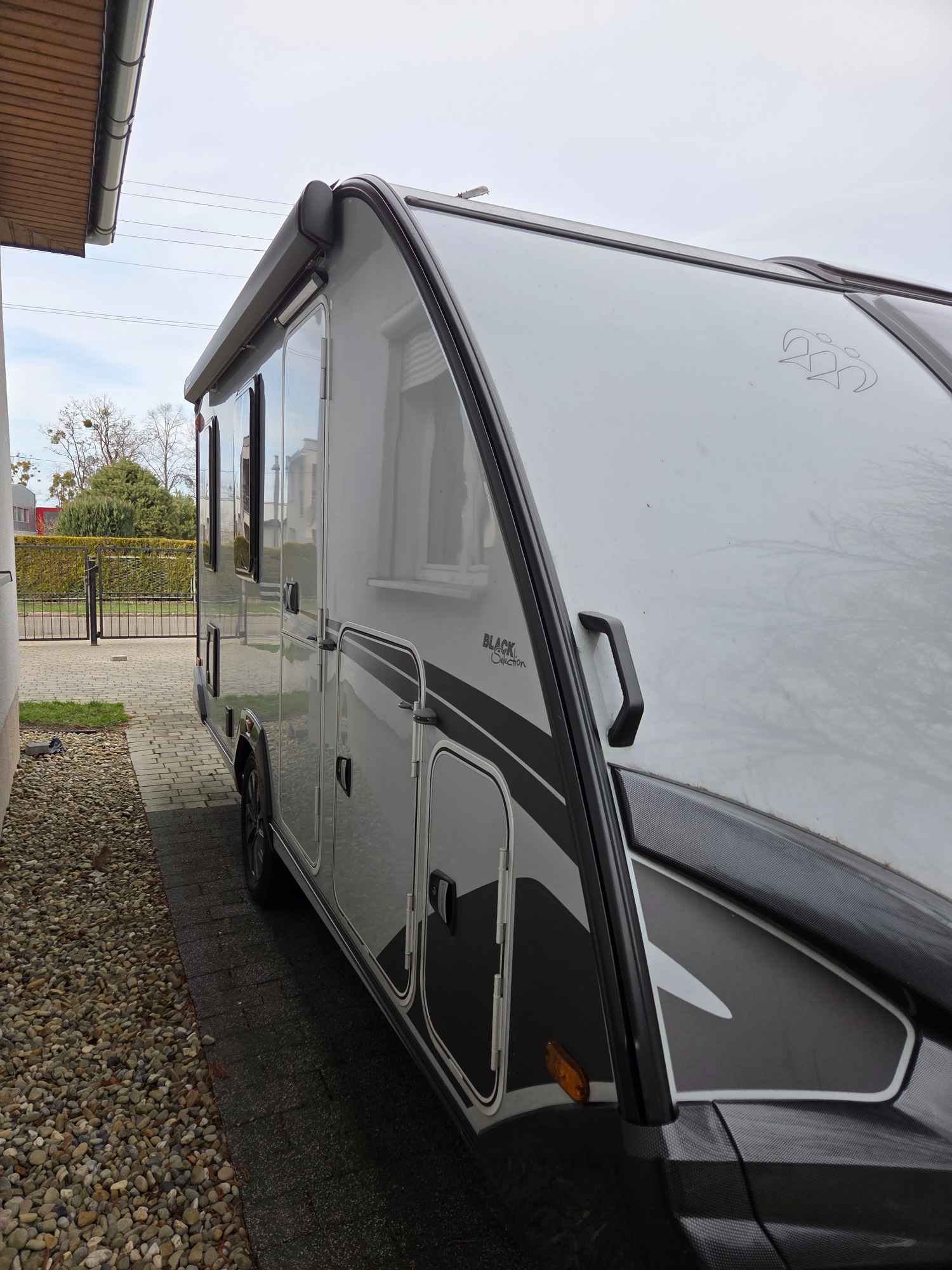 Sprzedam przyczepe kempingową KNAUS Sport&amp;Fun Black Edition Szymiszów - zdjęcie 3