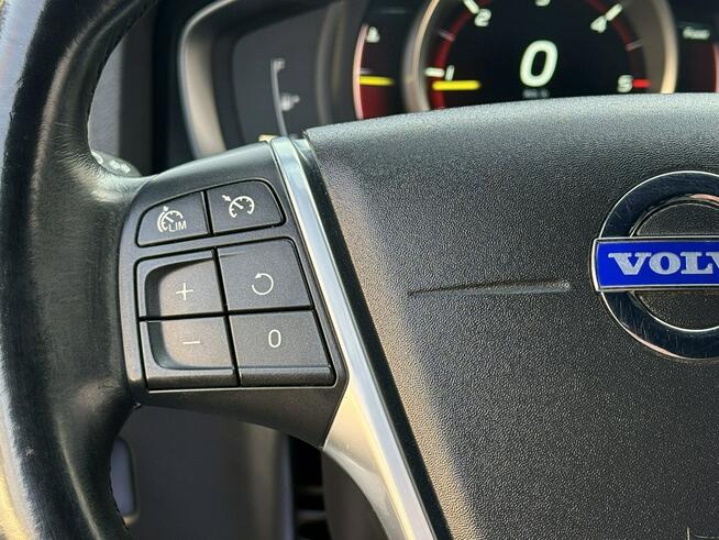 Volvo V60 2,0D4 181KM Momentum/Ledy/Xenon/Skóry/Navi/PDC/Serwis/ Węgrów - zdjęcie 10