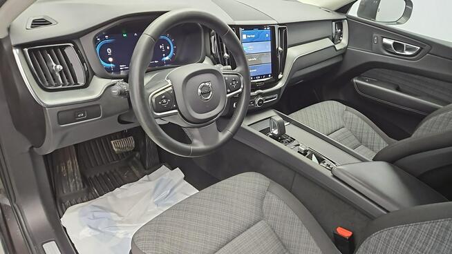 Volvo XC 60 B4 D Core aut ! Z Polskiego Salonu ! Faktura VAT ! Warszawa - zdjęcie 9