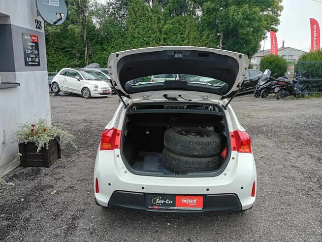 Toyota Auris Janów Lubelski - zdjęcie 7