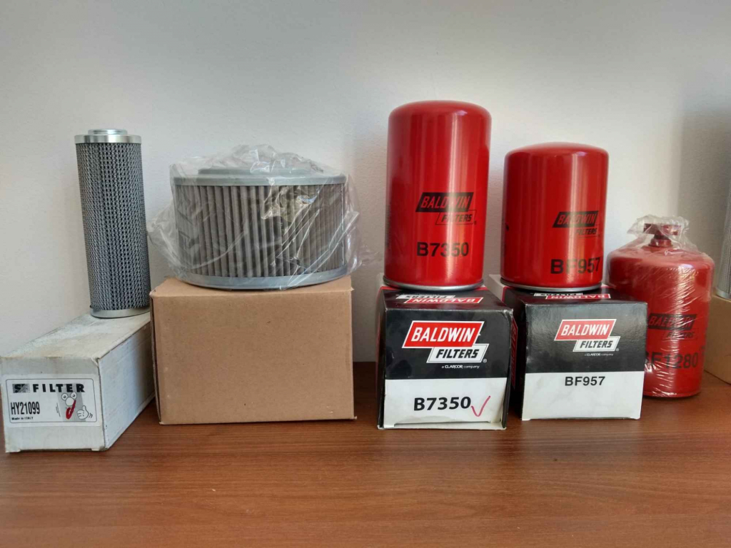 Sprzedam zestaw filtrów do maszyn budowlanych Stara Bukówka - zdjęcie 2