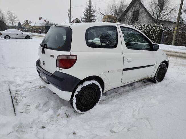 Toyota Yaris 1.0 68KM 2002r Polski Salon Wrocław - zdjęcie 4