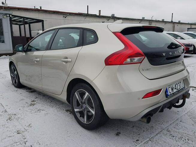 Volvo V40 2,0 T2 Benzyna Nawigacja Skóry Zarejestrowany Gwarancja Włocławek - zdjęcie 7