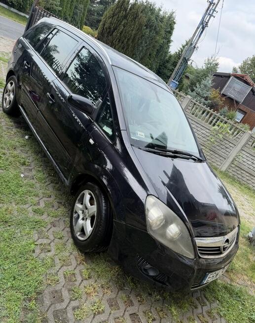Opel Zafira 1,8 rok 2008 Doinwestowany Piotrków Trybunalski - zdjęcie 4