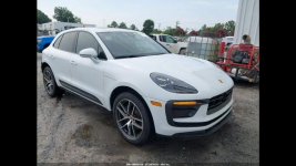 MACAN T / AWD / niski przebieg