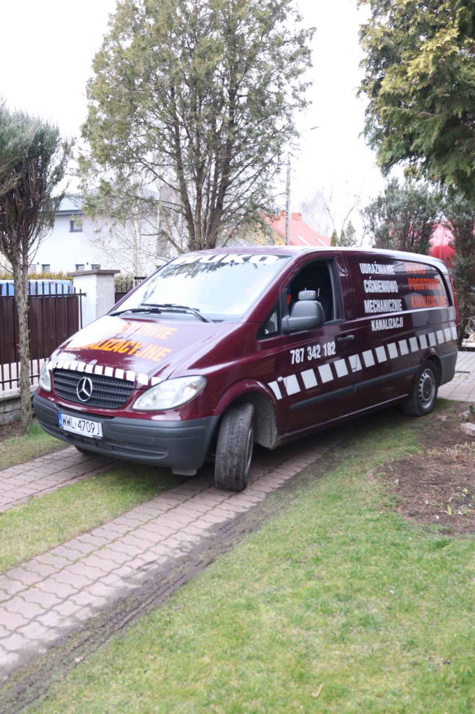 udrażnianie zatorów W kanalizacji pojazdem WUKO Wyszków - zdjęcie 1