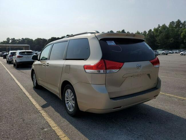 Toyota Sienna XLE 3.5 295 km Katowice - zdjęcie 6