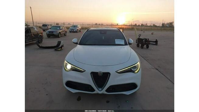 Alfa Romeo Stelvio / 2.0 280KM / 4x4 / niski przebieg / Tarnów - zdjęcie 3