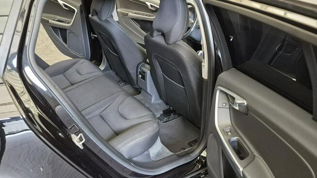 Volvo V60 2.0 D2 120KM Navi Led Climatronic Pdc Serwis Płock - zdjęcie 9