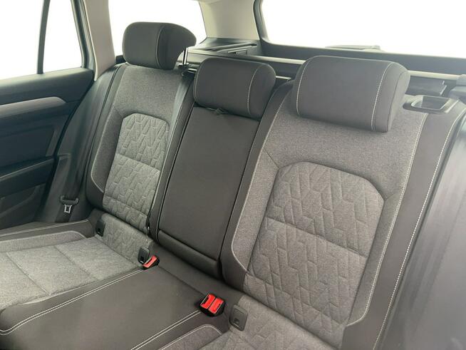 Volkswagen Passat 1.5 TSI EVO Business DSG Kombi Warszawa - zdjęcie 12