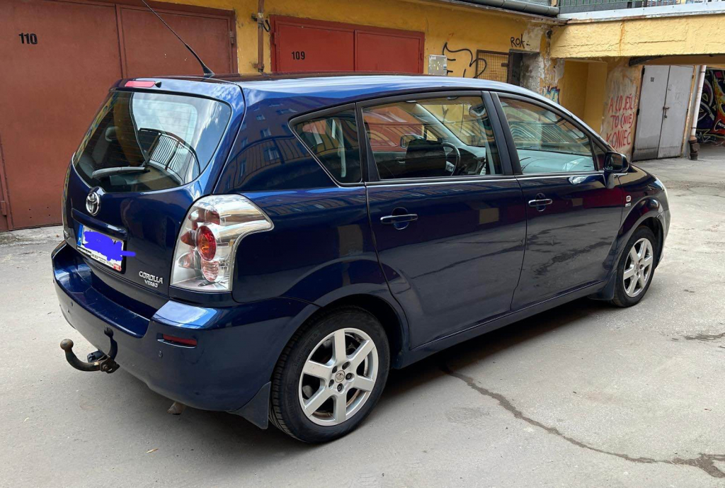 Toyota Corolla Verso 1.8 benzyna +LPG 2005 r 286000 Snopków - zdjęcie 5