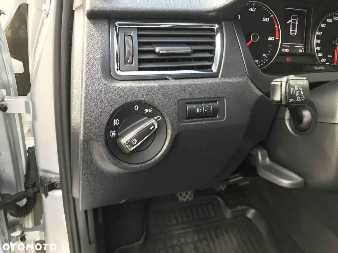 Seat Toledo 2018 · 120 400 km · 1 598 cm3 · Diesel Tychy - zdjęcie 11