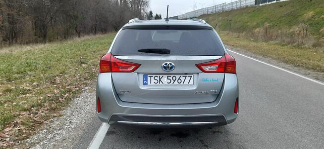 Toyota Auris 1.8 Hybryda 2014r 173 tyś km Kamera Hands-Free Skarżysko-Kamienna - zdjęcie 6
