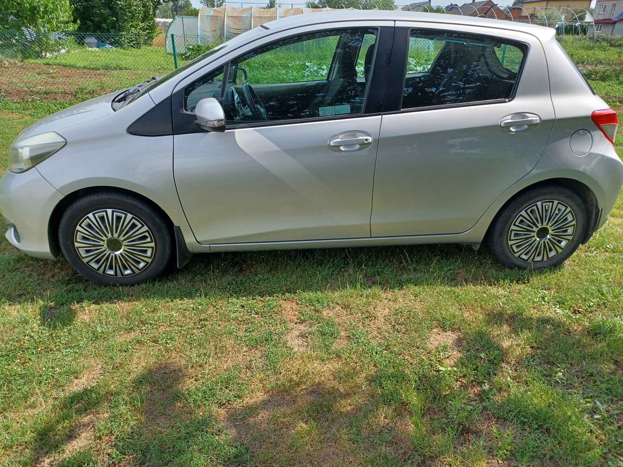 Sprzedam Toyota Yaris 2013r. Sandomierz - zdjęcie 3