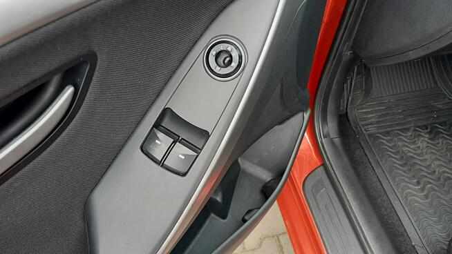 Hyundai i30 1,4 101KM , I właściciel, klima, elektryka Warszawa - zdjęcie 6
