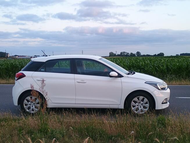 Hyundai i20 nowoczesny miejski z silnikiem 1,1 CRDi Słupca - zdjęcie 10