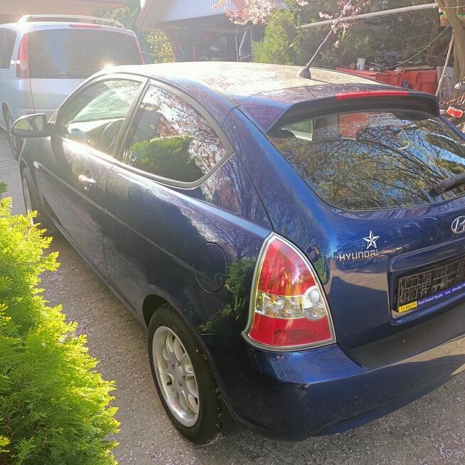Hyunday accent 1,4 2005 Obrzębin - zdjęcie 6