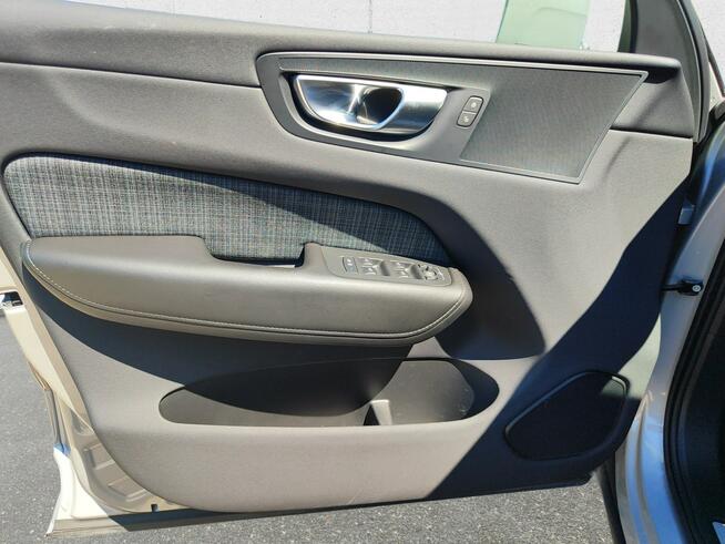 Volvo XC 60 B4 B Core ! Z Polskiego Salonu ! Faktura Vat ! Warszawa - zdjęcie 10