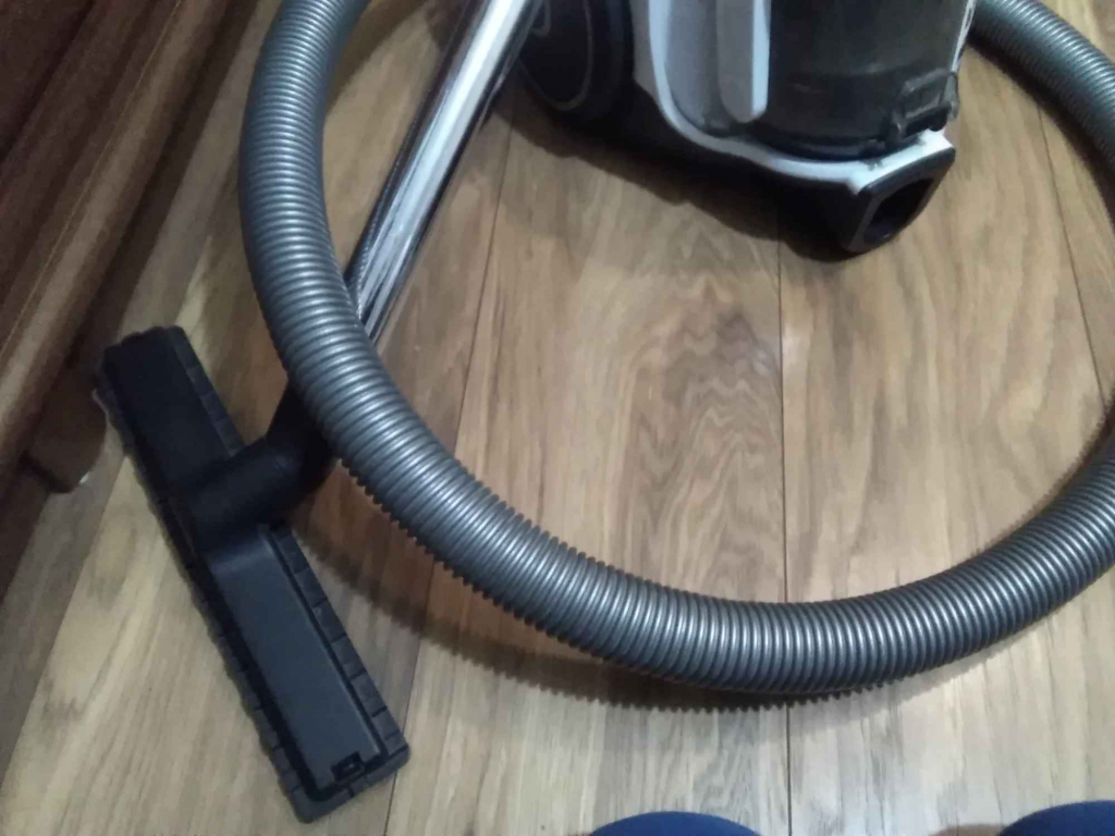 Odkurzacz Bosch Wilda - zdjęcie 2