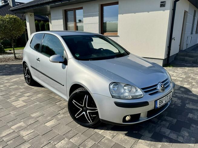 Vw Golf V 1,6 mpi bardzo ładny oryginalny lakier z niemiec Szerominek - zdjęcie 1