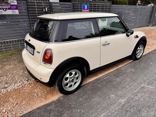 Piękny i zadbany MINI ONE 1.6 benzyna, bezwypadkowy i serwis Marki - zdjęcie 3