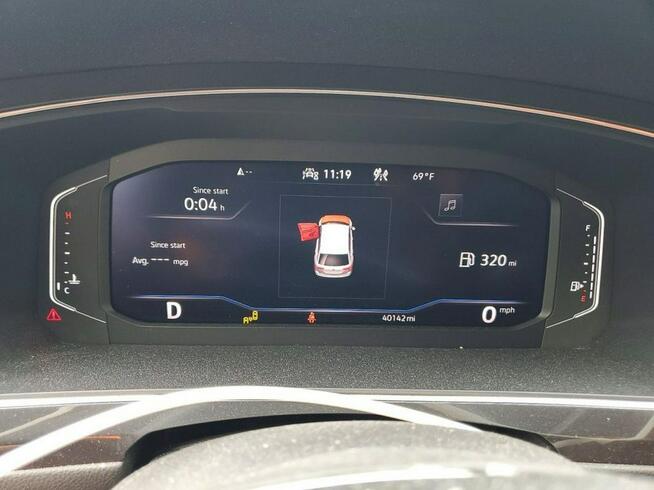 Volkswagen Tiguan / 4x4 / R-Line / niski przebieg / Tarnów - zdjęcie 9