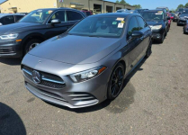 Mercedes A 220 4Matic / pakiet AMG / niski przebieg