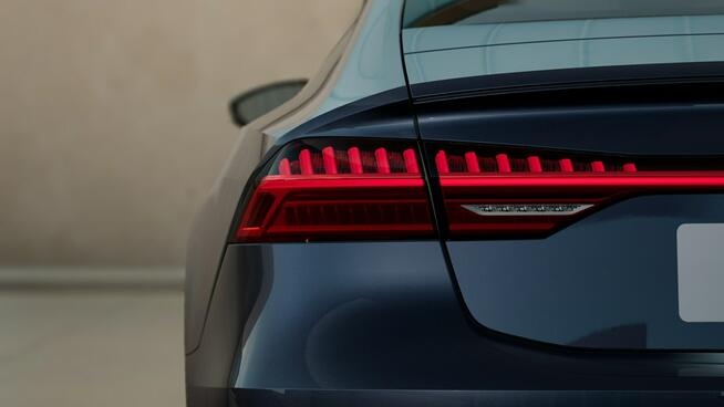 Audi A7 MatrixHD_B&amp;O_Hak_Reg.Tłum._Asystenci_GrzanaKier._Skóra_ Toruń - zdjęcie 3