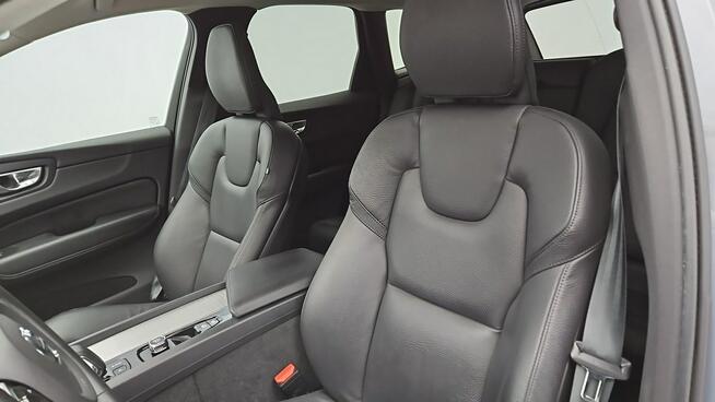 Volvo XC 60 Plus Dark aut ! Z Polskiego Salonu ! Faktura VAT ! Warszawa - zdjęcie 11