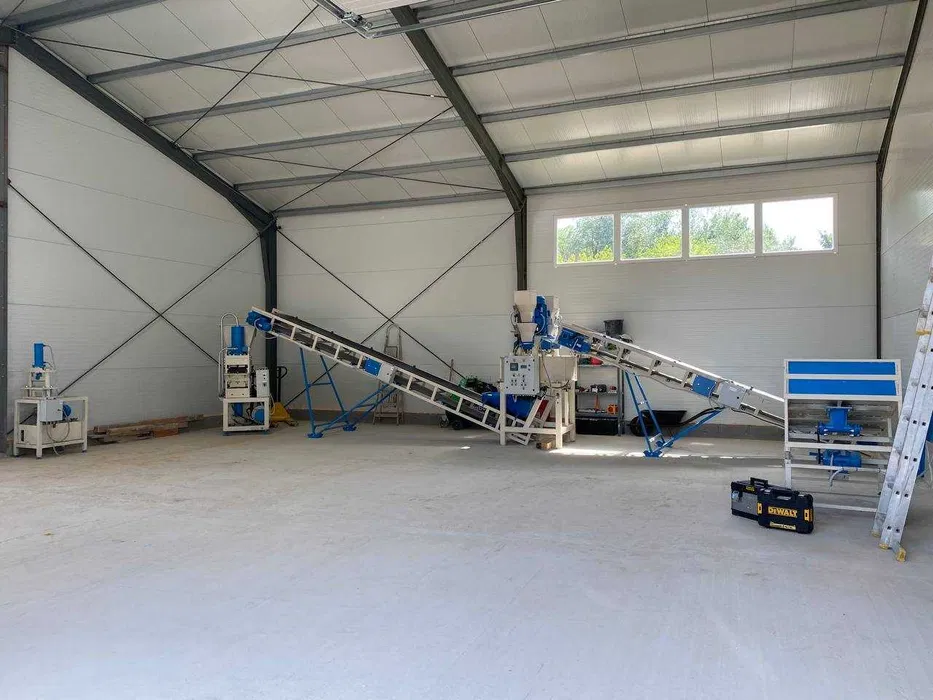 Linia „GP Start-100” do produkcji cegieł i kostki brukowej Psie Pole - zdjęcie 1